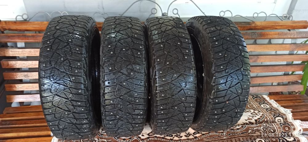 Шини колеса R15 185/60 в зборі зимові