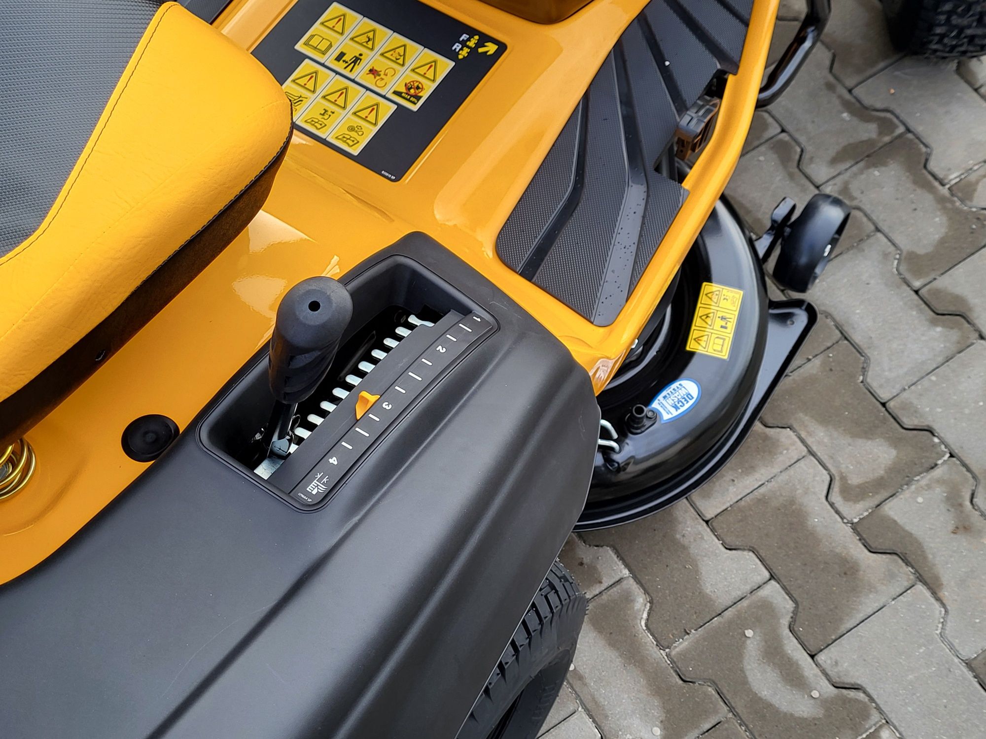 Cub Cadet XT2 PR95 V2 Kawasaki 18KM traktorek kosiarka
