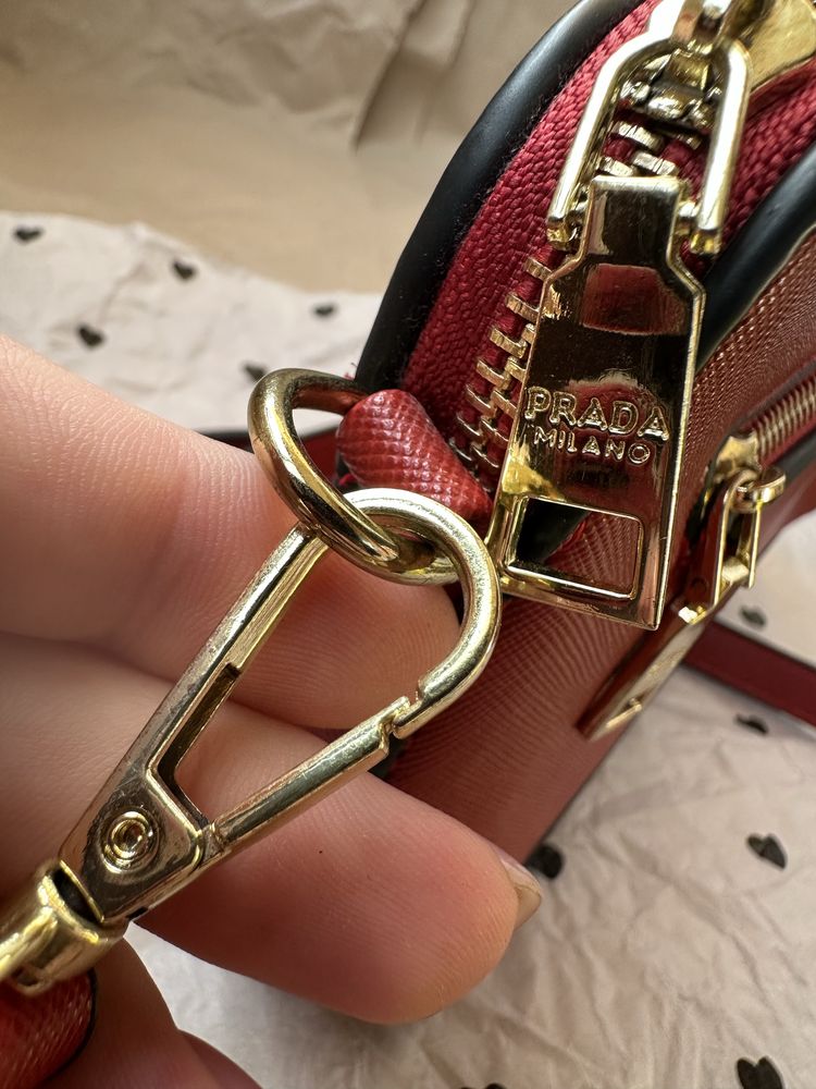 Сумка через плече Prada