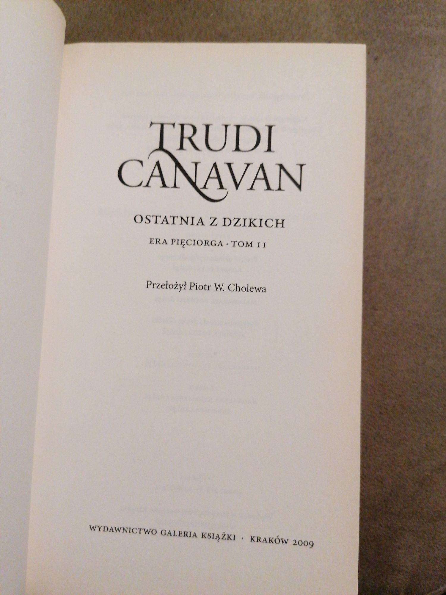 Literatura książka Trudi Canavan, Ostatnia z dzikich, Kapłanka w bieli