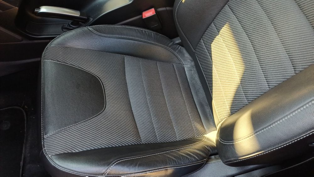 Fotel siedzenie kanapa półskóra ford kuga mk2