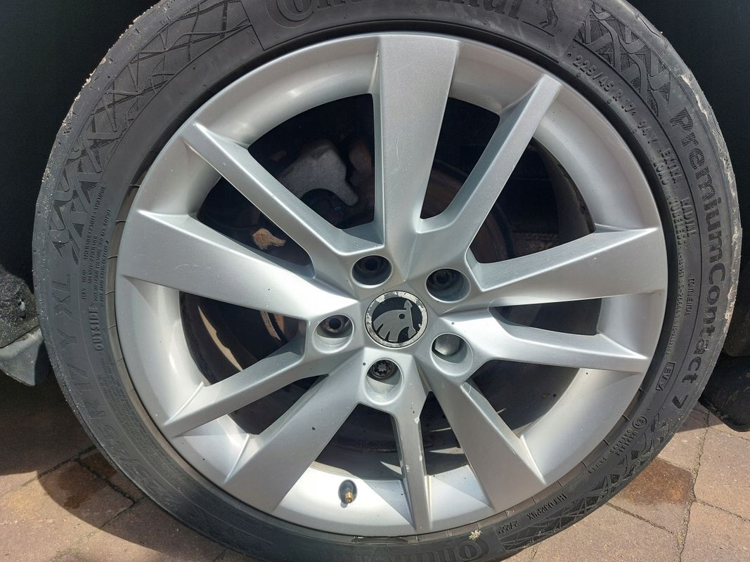 Felgi Aluminiowe 17/5x112 Et49 Skoda Octavia Iii Superb Ii 5ecc
