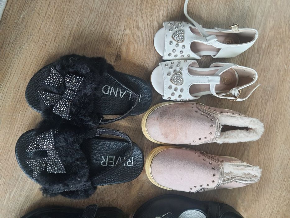 Oddam za darmo buty dla dziewczynki