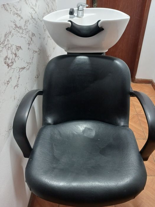 Vendo lavatorio e cadeira cabeleireiro.
