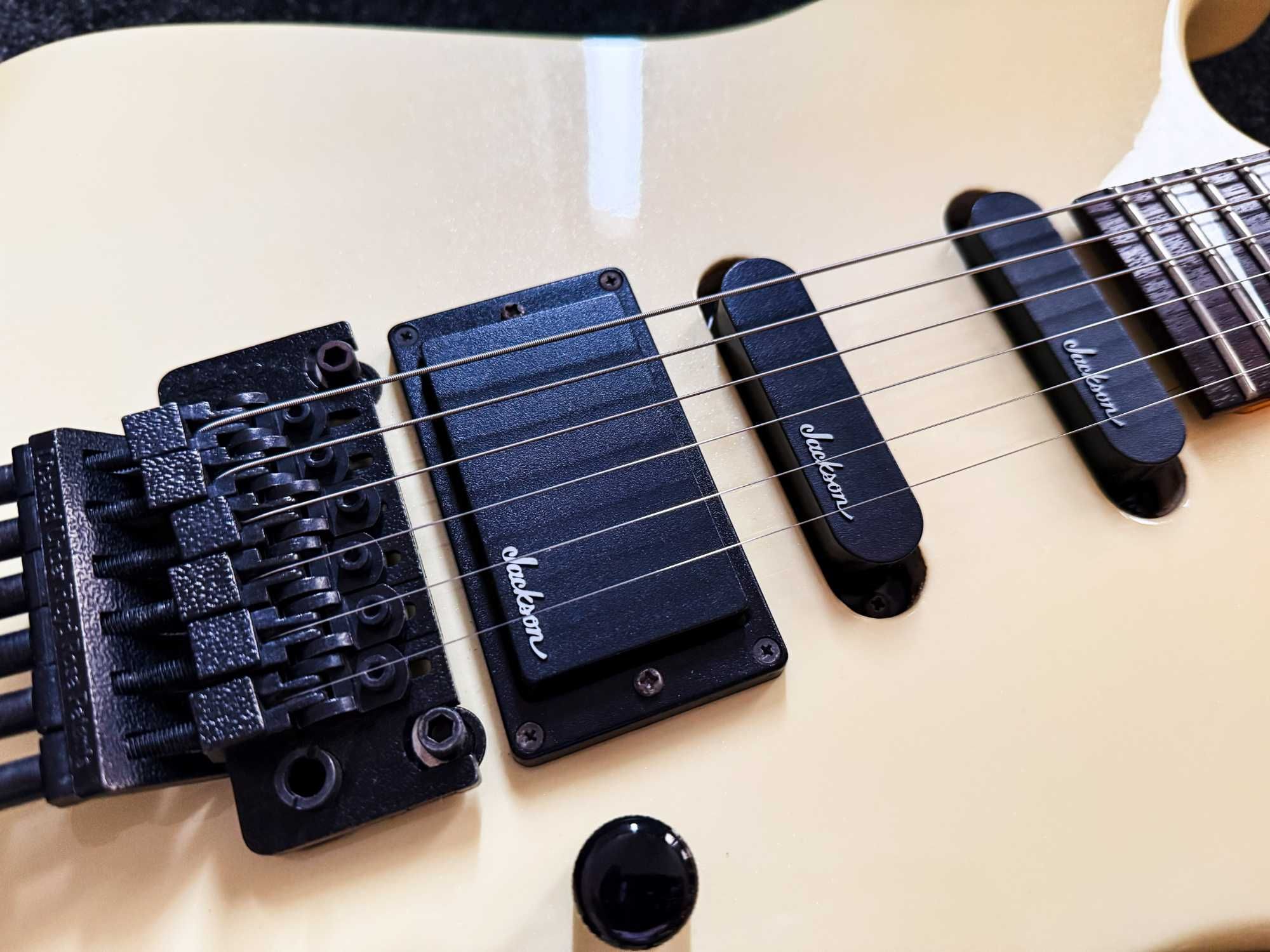 Charvel Model 4 Pearl White + pokrowiec