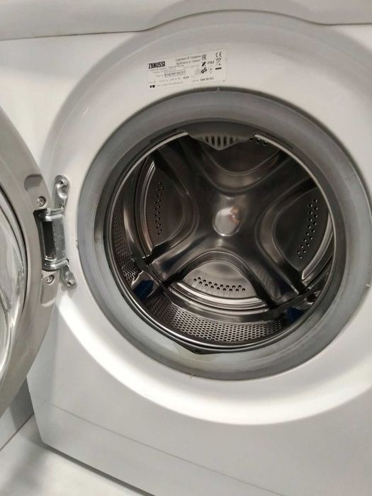 Пральна машинка Zanussi
