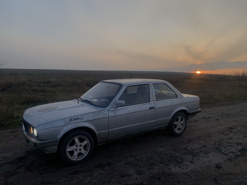 Продам BMW e30 купе