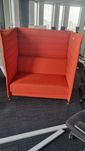 Kanapa sofa 2 osobowa VITRA model Alcove pomarańczowa