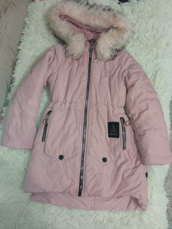 зимня рожева курточка