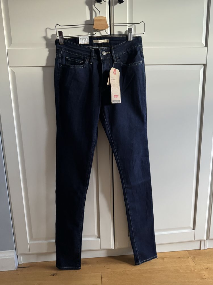 Spodnie damskie jeansy W27 L34 Levis 711 Skinny Mid Rise