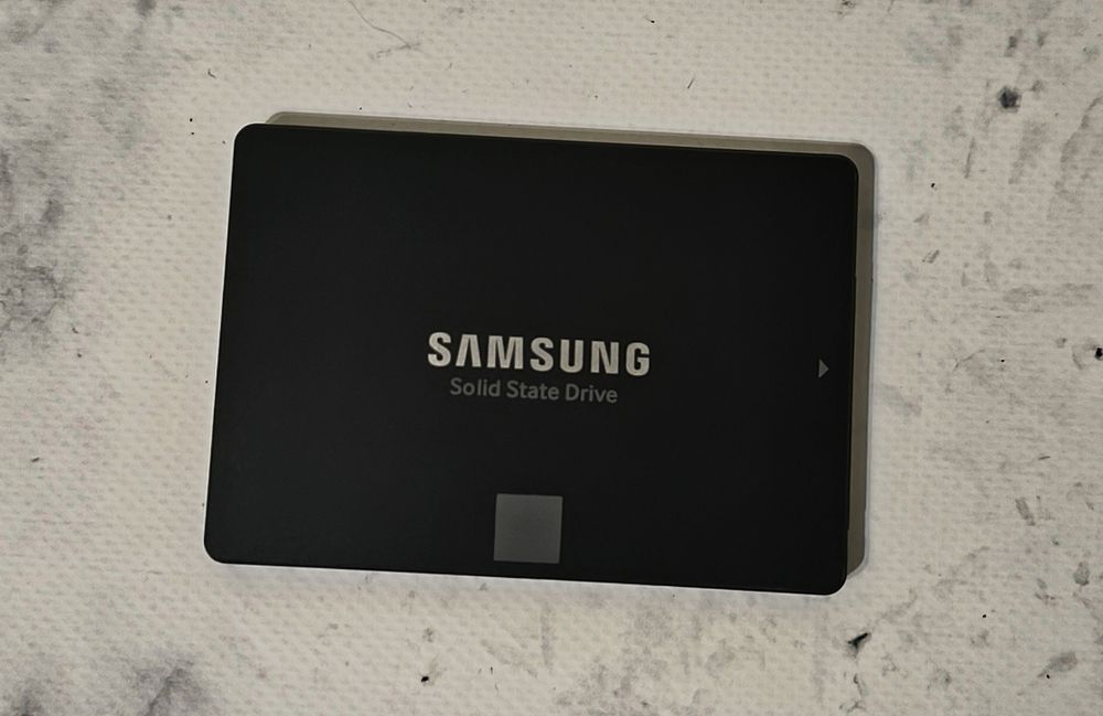 Продаю новый SSD Samsung 870 EVO (500GB Памяти)