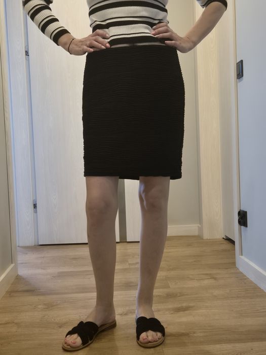 * Spódniczka z marszczeniem ozdobnymi Czarna rozm 42