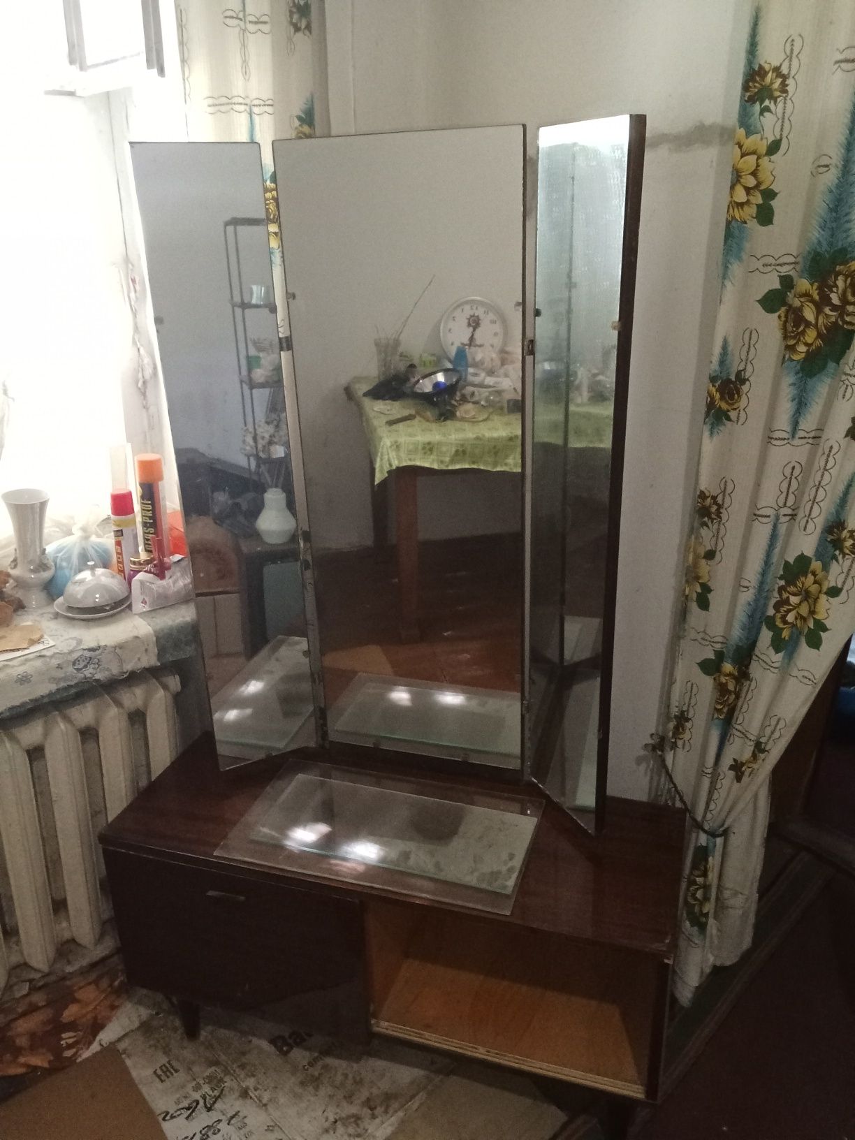 Трюмо безкоштовно