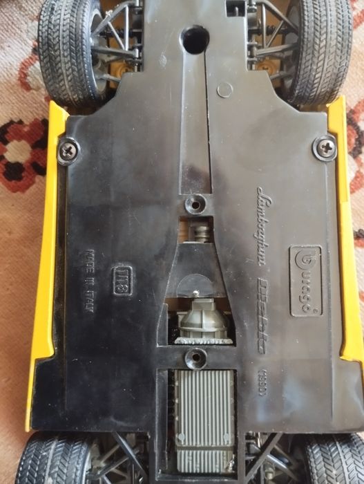 Продам модель машины Lamborghini Diablo (1990) Burago 1:18