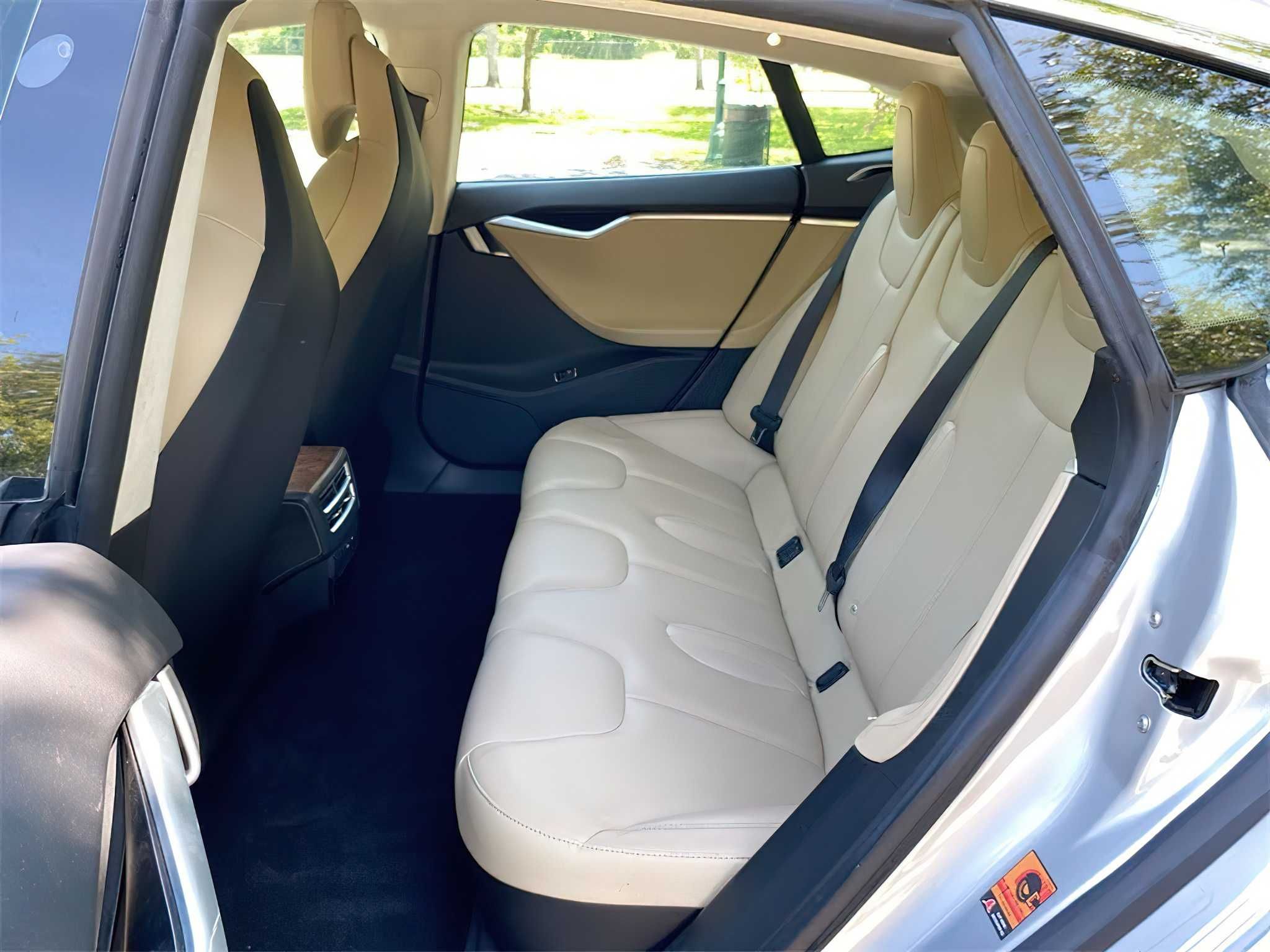 Tesla Model S 90D 2017