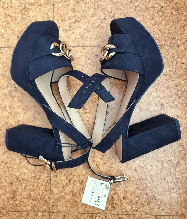 Sandálias de salto alto pretas e douradas H&M 37 - novas com etiqueta