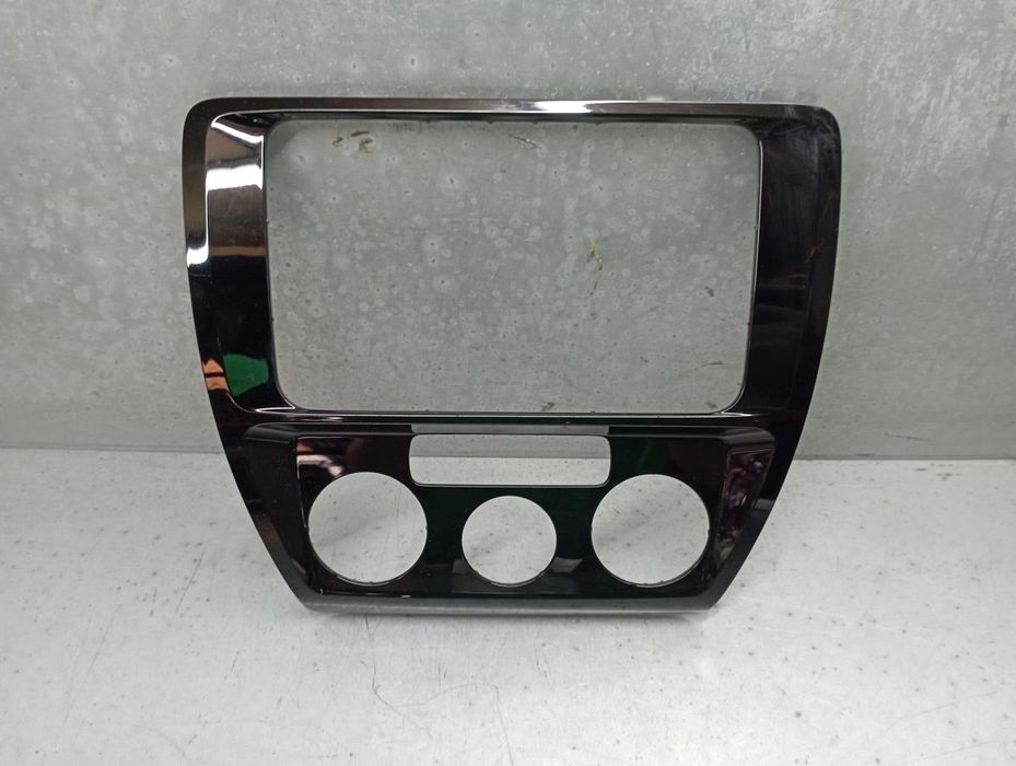 Moldura da consola central / rádio / aro VOLKSWAGEN Jetta IV (162, 163