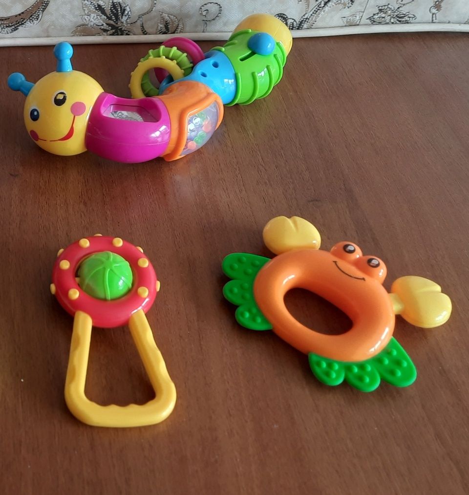 Брязкальце, гусінь, паровозик, слоник