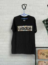 Чоловіча футболка Adidas Camo Logo Print T, (р. L)