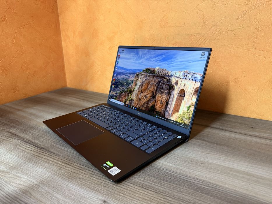 Преміум ультрабук Dell Vostro 7500(i7-10750/16/GTX1650Ti/256/FHD IPS)