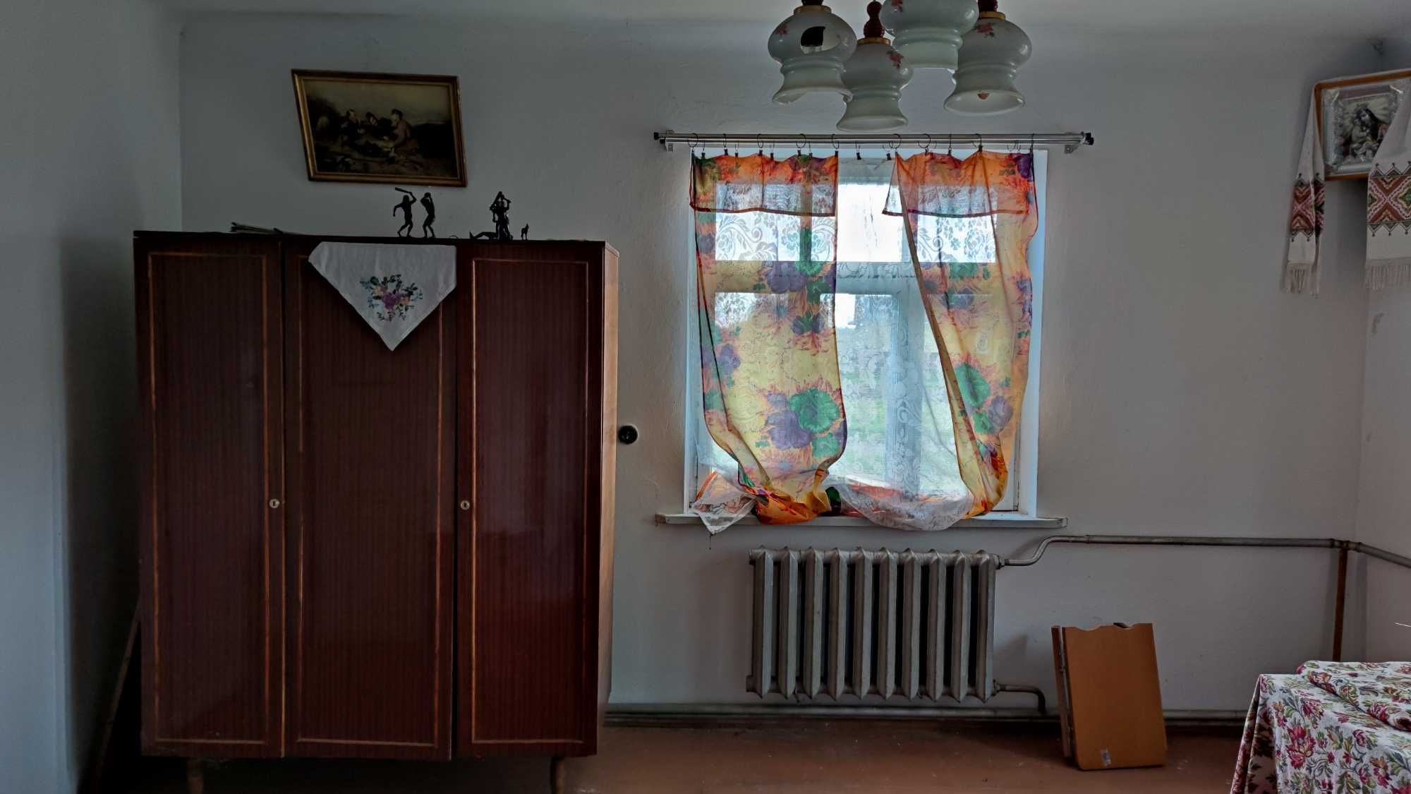 Продається будинок з земельною ділянкою