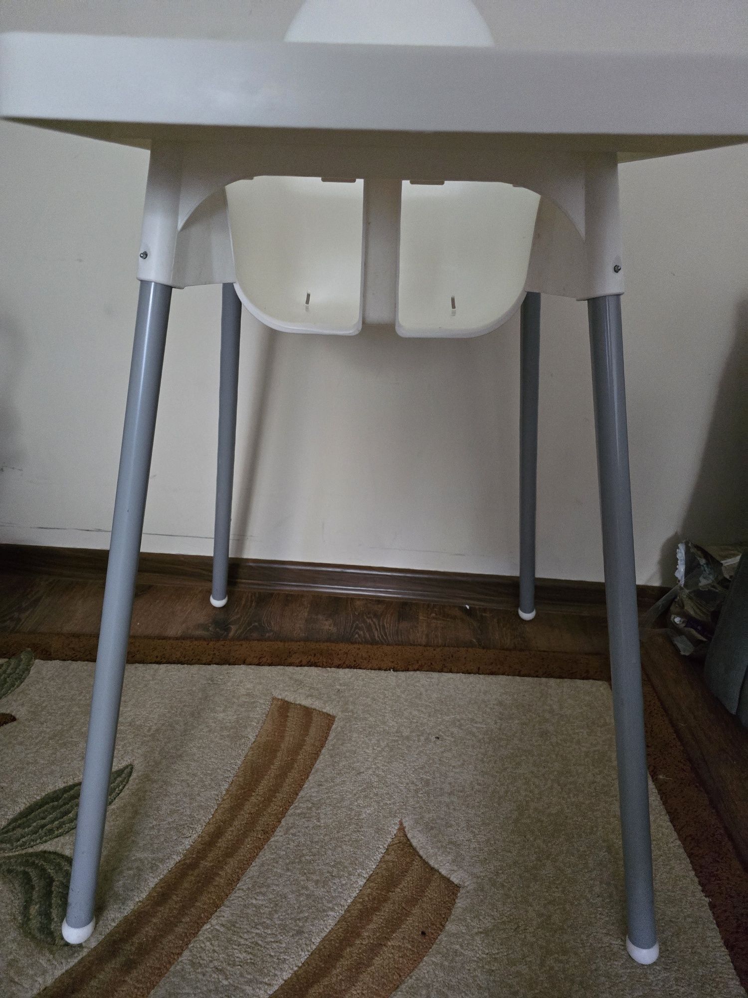 Krzesełko do karminia z Ikea