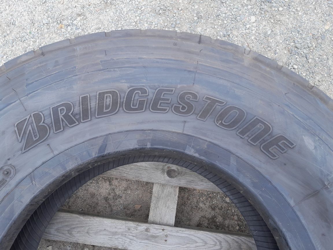 315/80R22,5 BRIDGESTONE , pojedyńcza nowa opona ciężarowa.