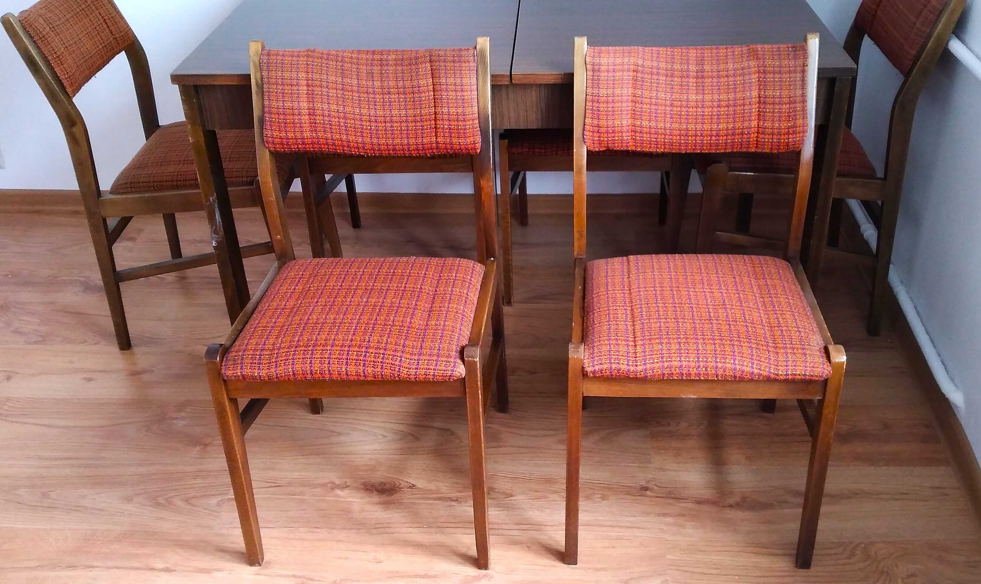 Stół rozsuwany 120 cm/180 cm.+ krzesła 6 szt. Krzesło typ. 200-242 PRL