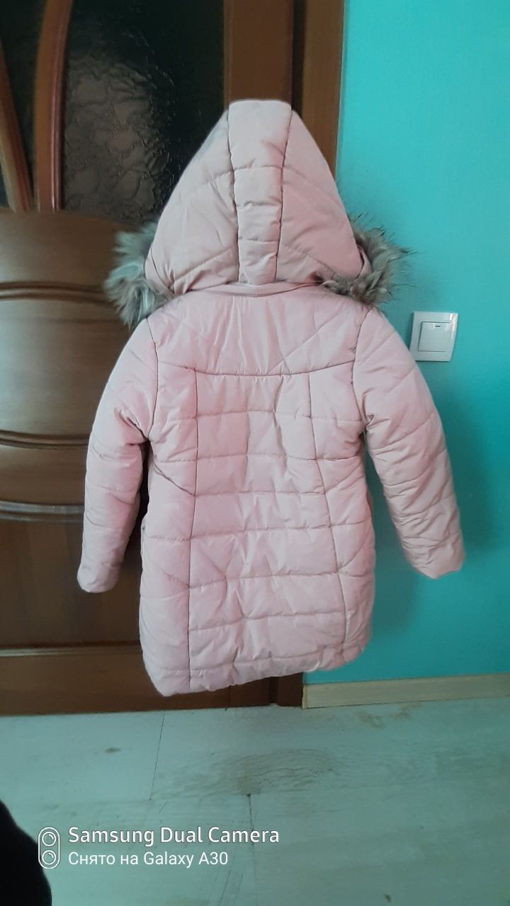 Пальто для девочки 110-128 см.