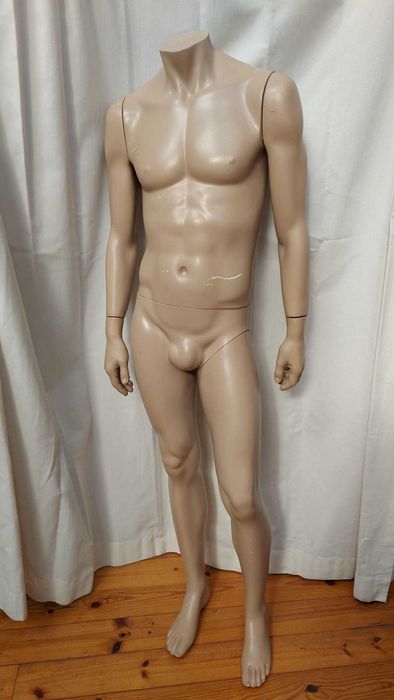 Manequins de homem sem cabeça - variados