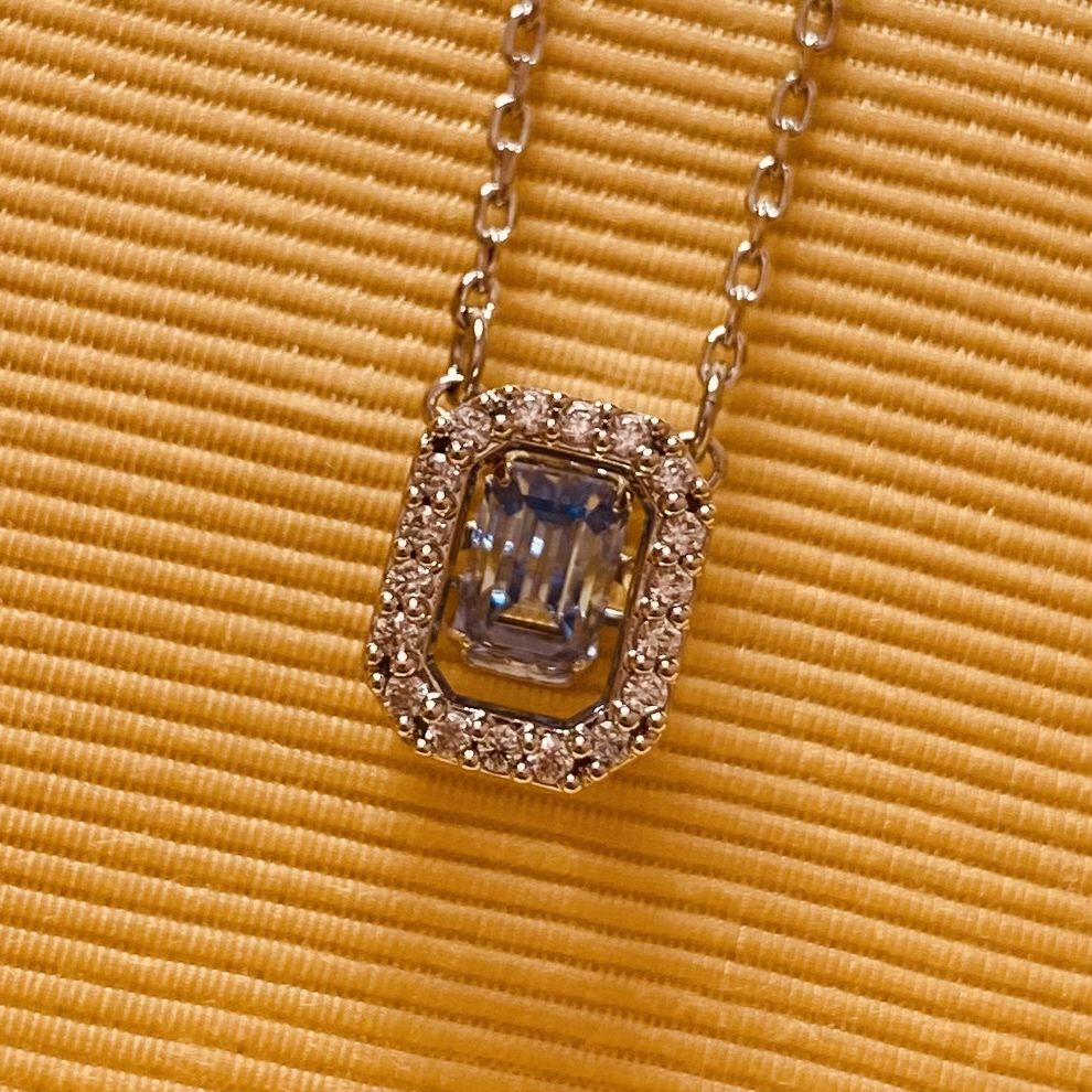 Colar Swarovski Una, Pedra Octogonal Azul - Novo e Sem Uso