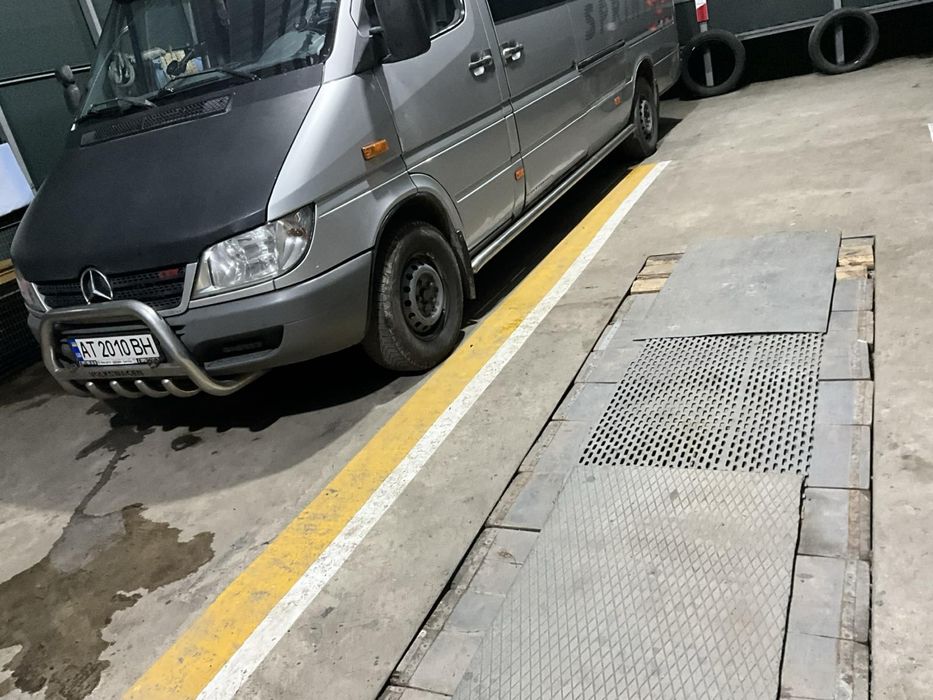 Вантажні і пасажирські перевезення по Україні та Європі