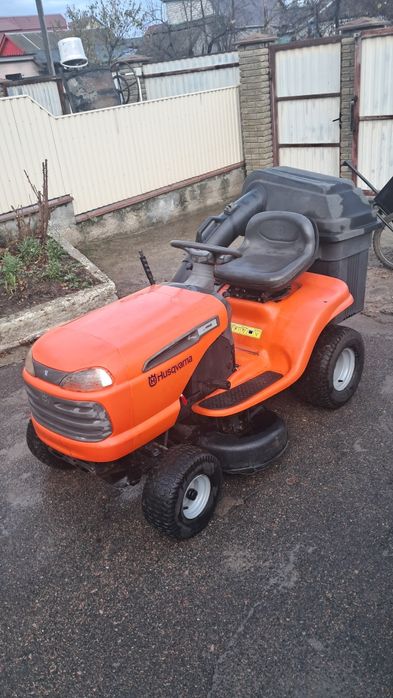 Садовий трактор газоно косарка Husqvarna Lt151