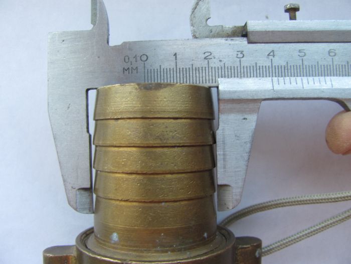 Муфта соединительная,коннектор, разъём резьбовой 1 1/2" (40мм) шланга.