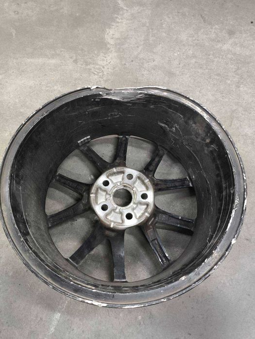 Колесо Tesla Model 3 R18