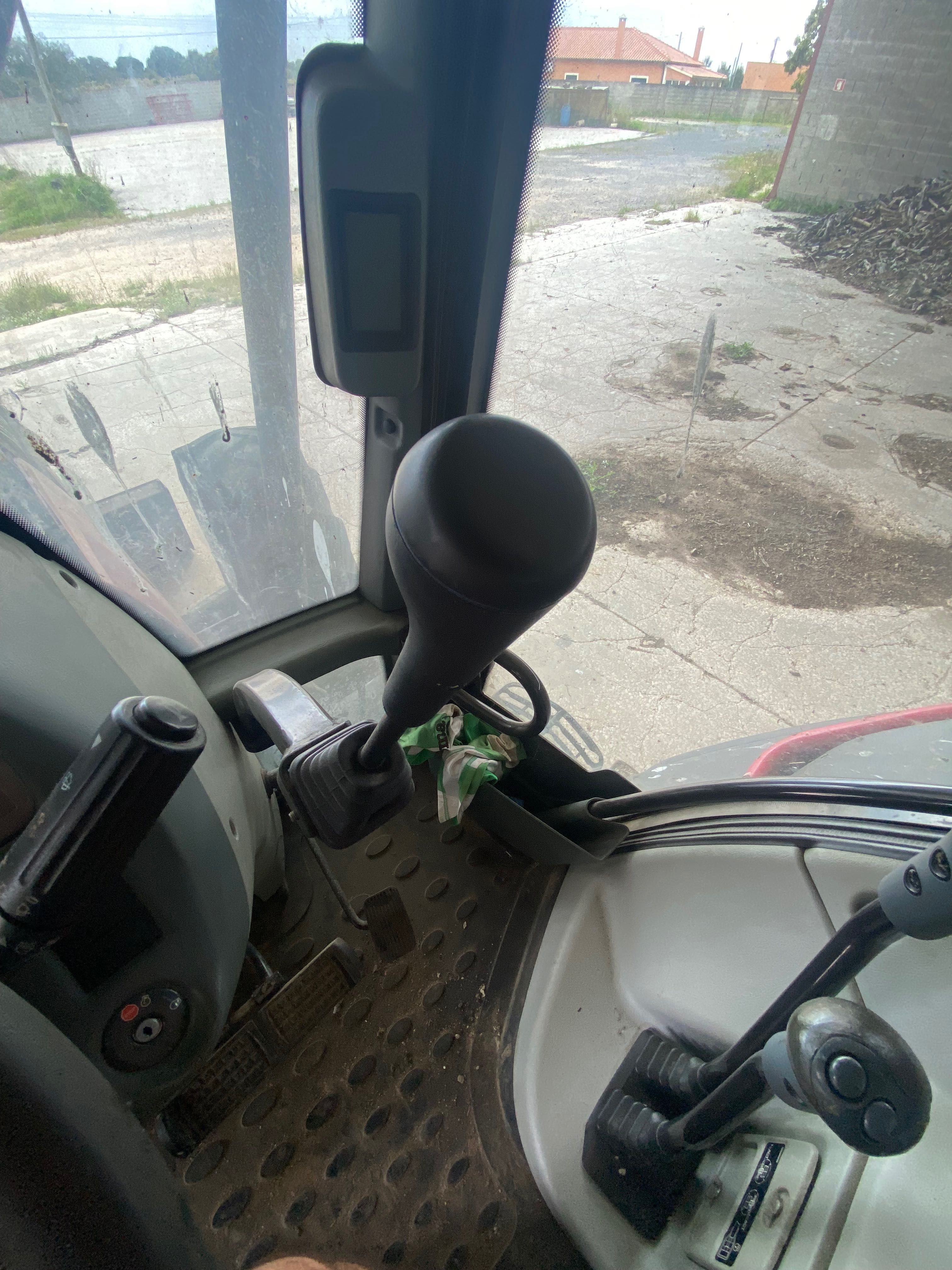 Valtra Florestal T153 c/grua Costa