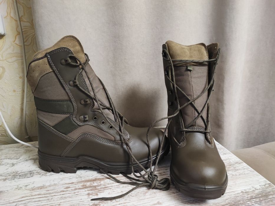 Черевики з високими берцями 43