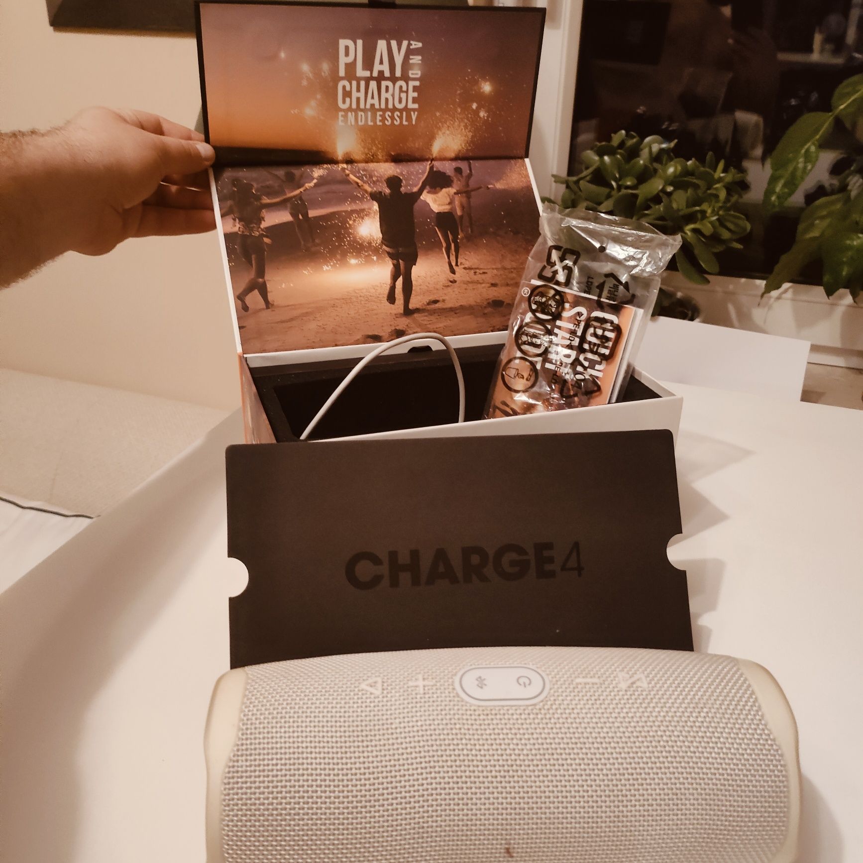 JBL Charge 4 - biały, idealny
