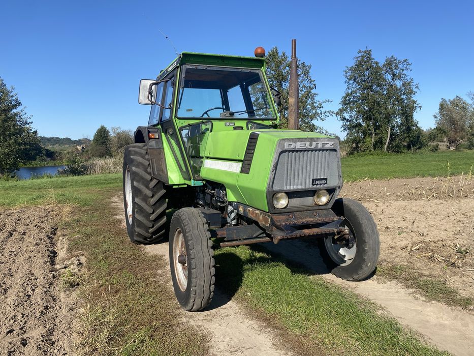 Traktor DEUTZ-FAHR DX85 . Sprowadzony .