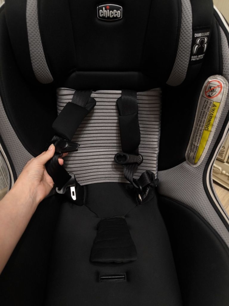 Автокрісло Chicco NextFit Zip Max Air, група 0+/1/2/3 вживане