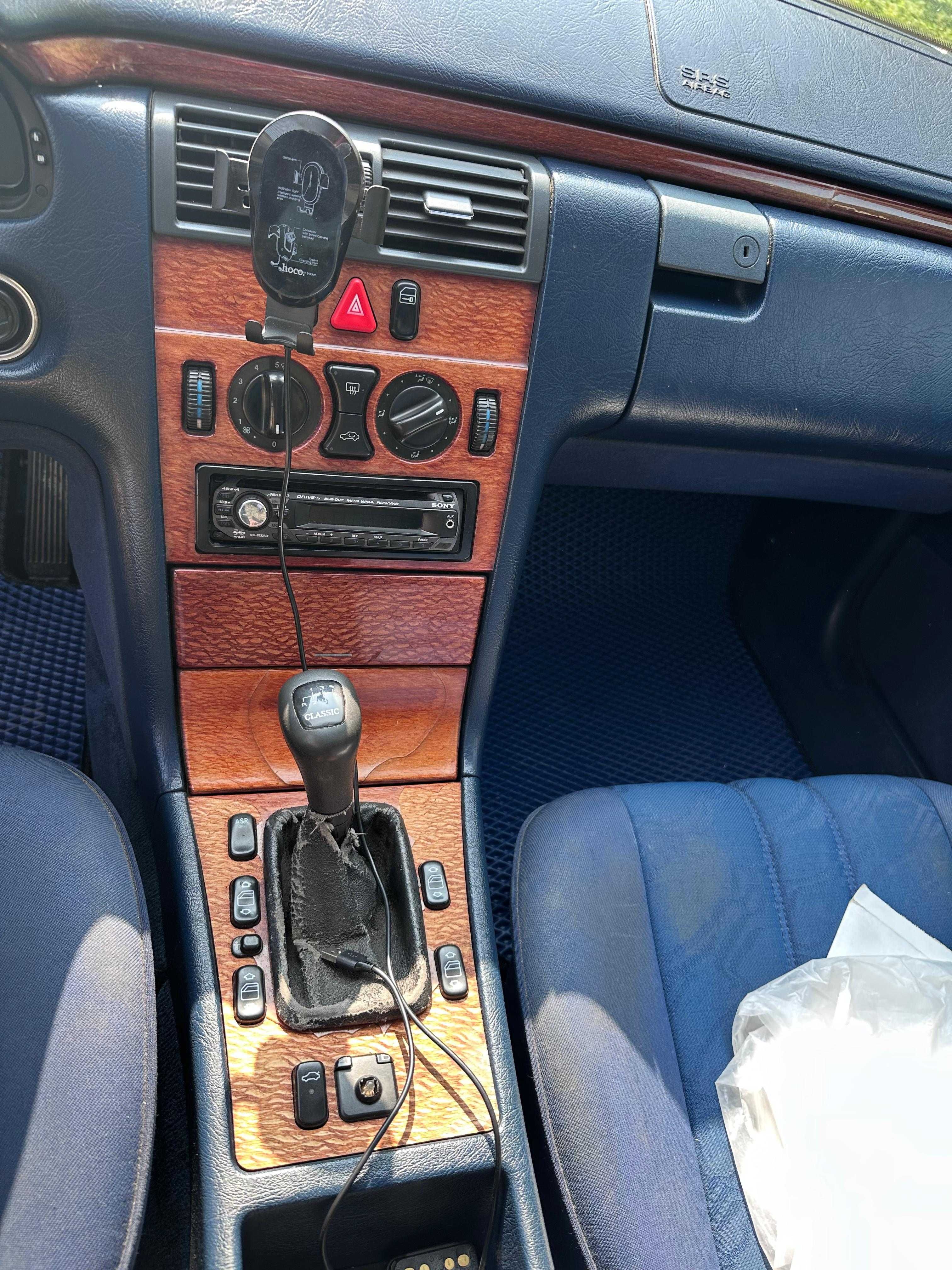 Mercedes Benz W210 E220