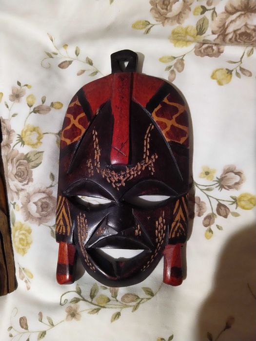 Маски: Індія, В'єтнам, Африка.