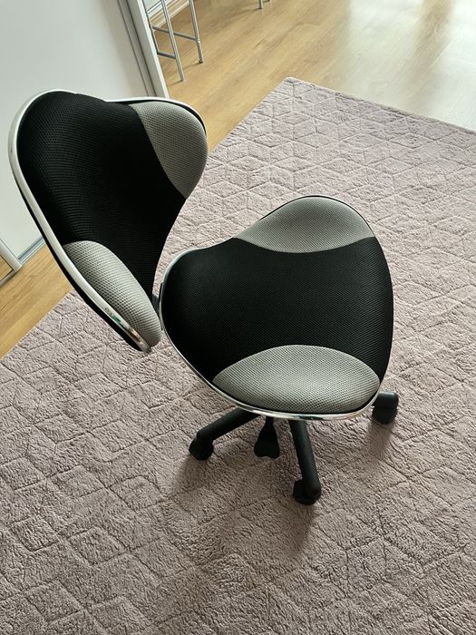 Krzeslo obrotowe biurkowe