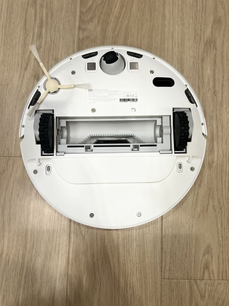 Mi Robot Vacuum-Mop робот - пилосос з функцією вологого прибирання