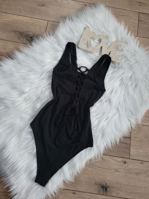 Czarne body z wiązaniem na plecach xs