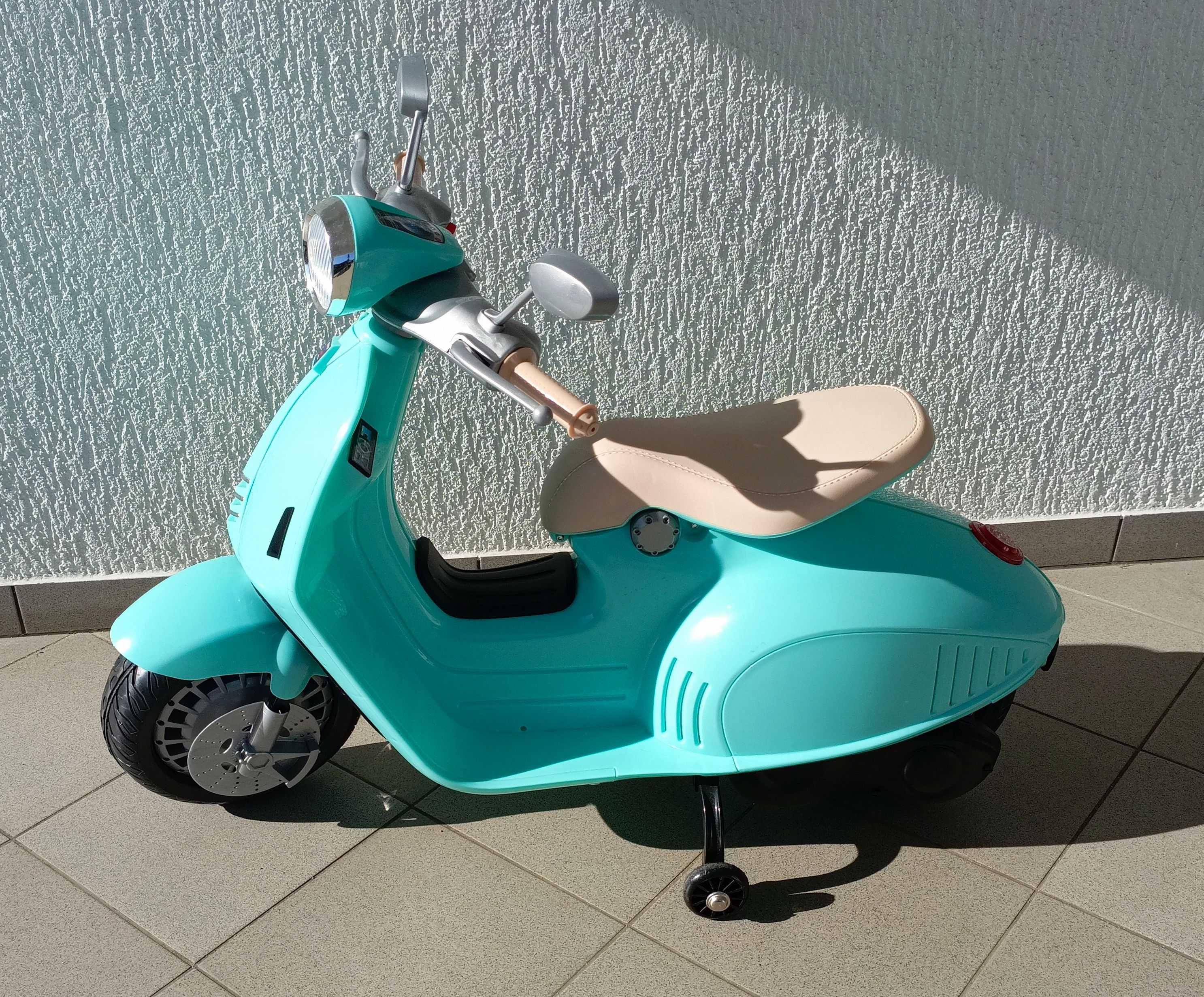 Skuter Motorek VESPA na akumulator 6V