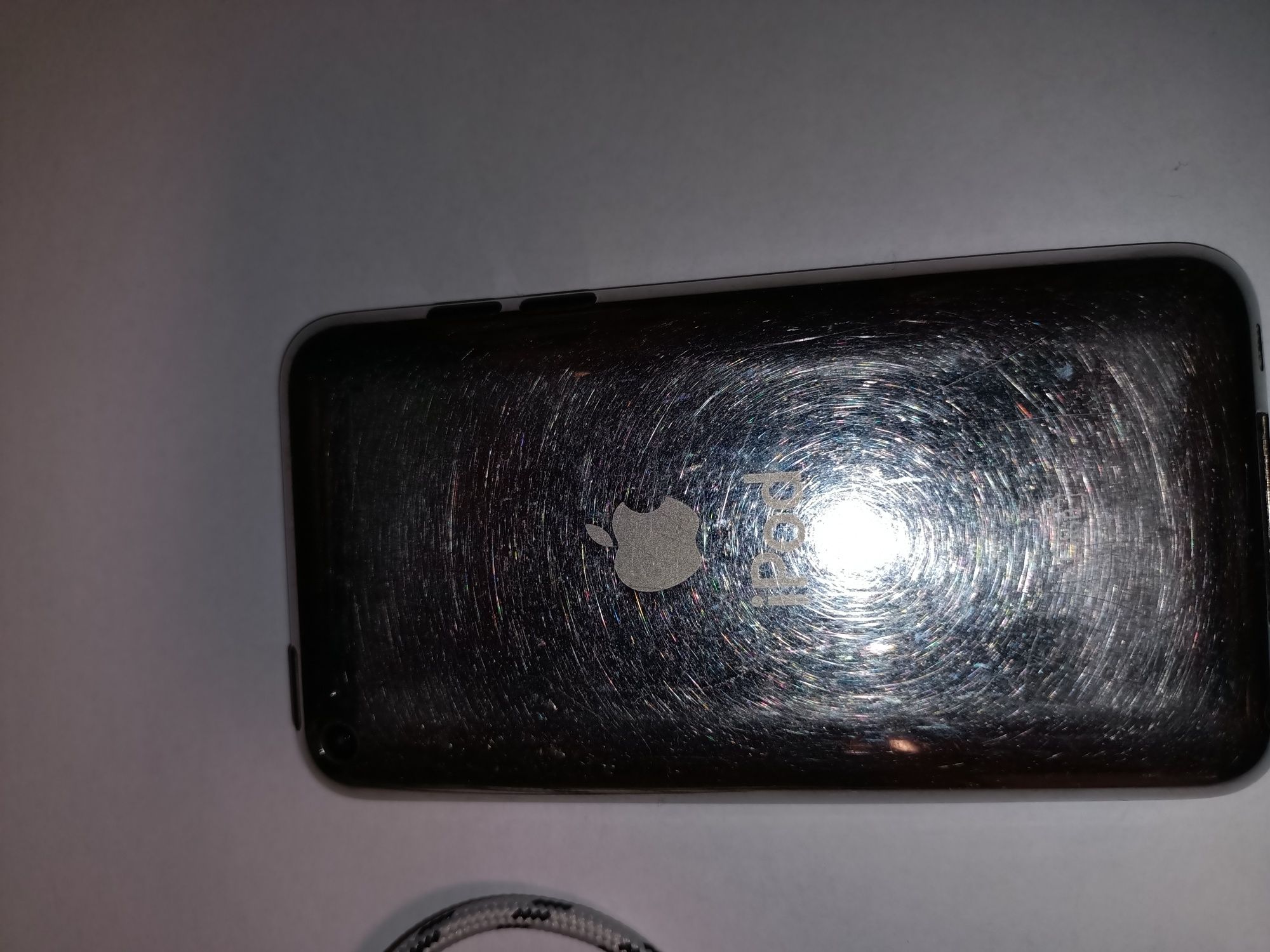 Продам Ipod 8gb.