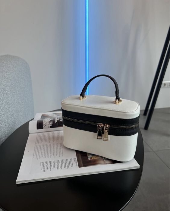 Сумочка чорно-біла