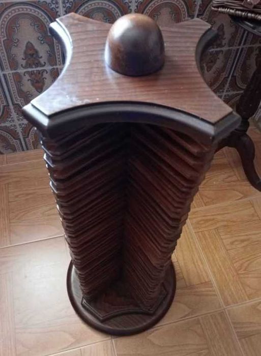 Porta CD´s e DVD´s em madeira de castanheiro-