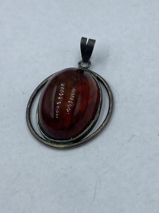 Zawieszka PRL z kamieniem